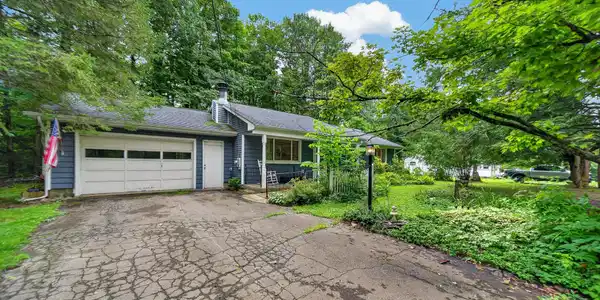 35999 LAKE SHORE Drive