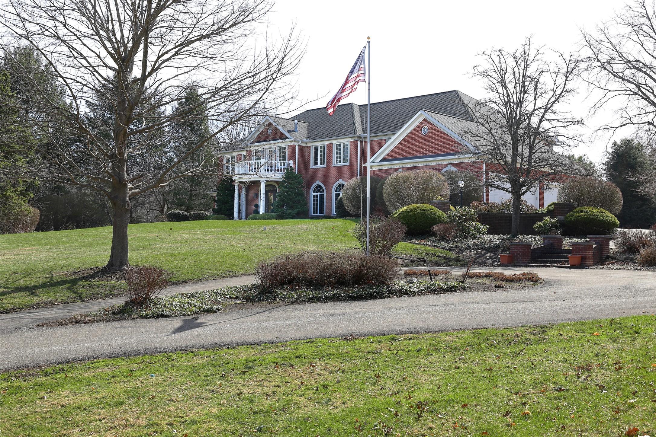 Image 2: Side of Home