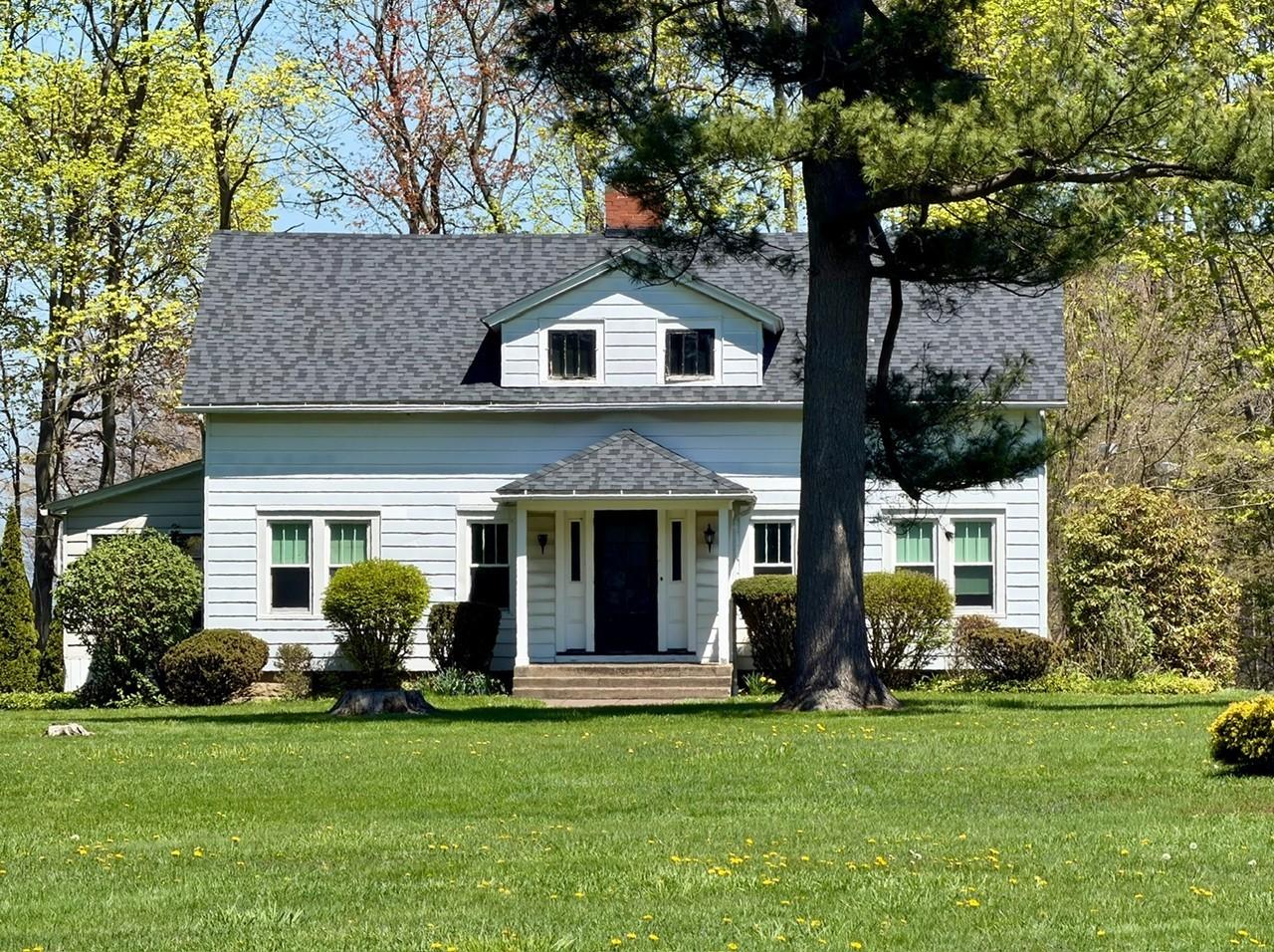 Image 2: View of Front