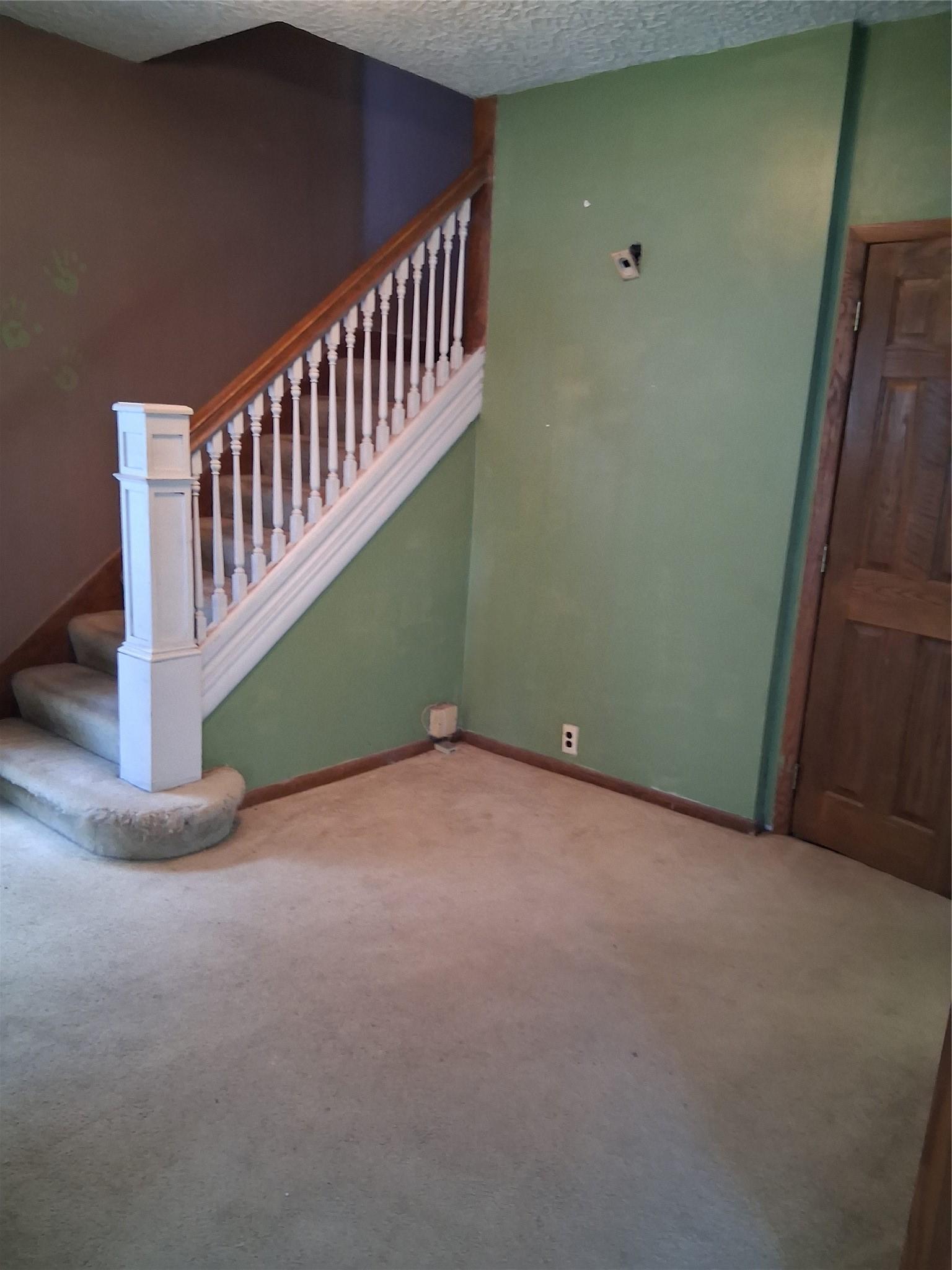 Image 3: Foyer