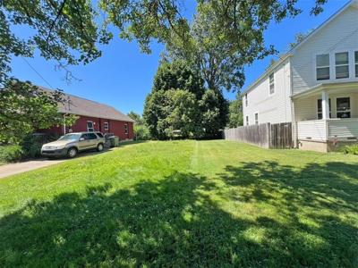 426 W 2ND Street