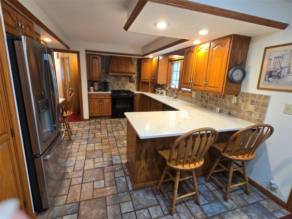 Image 4: Kitchen
