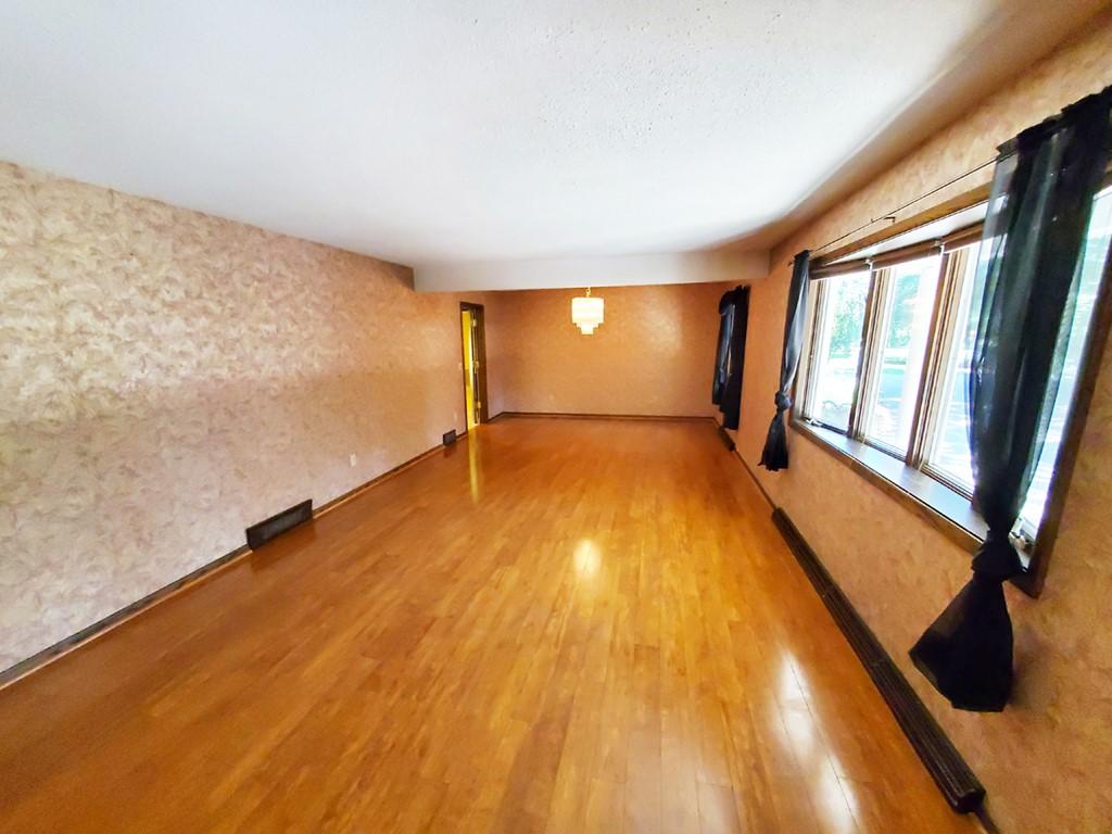 Image 2: Living and Dining Room