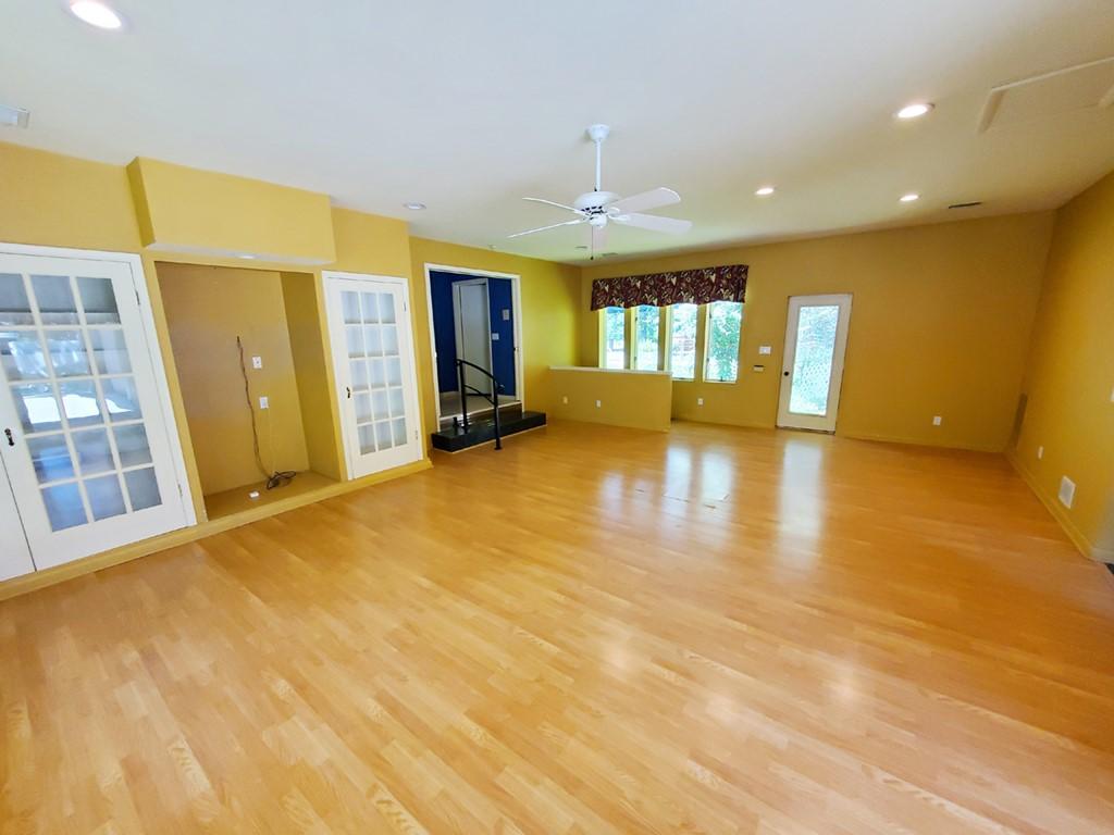 Image 4: Family Room