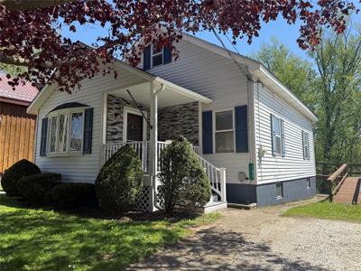 127 W 1ST Street