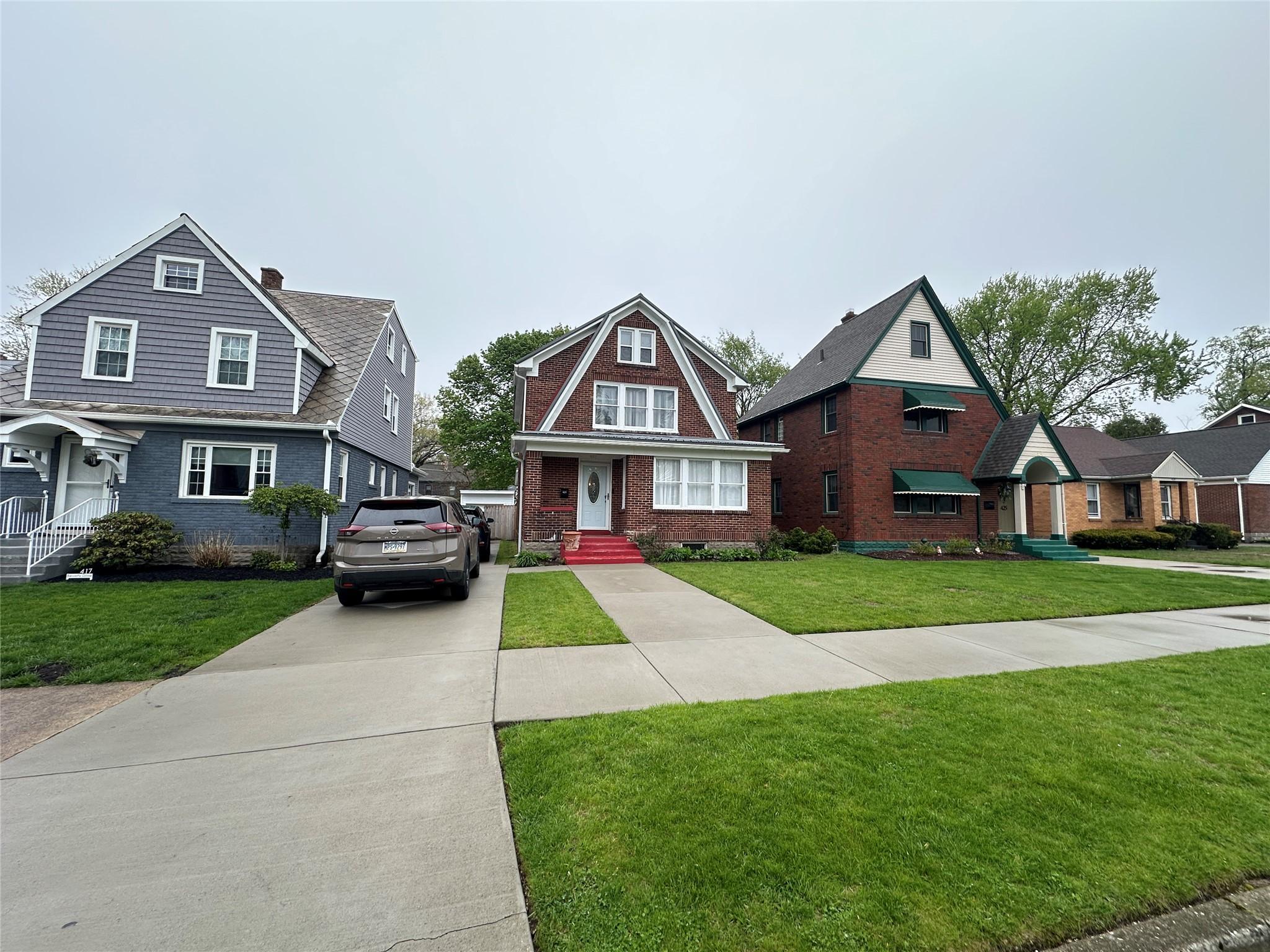Image 3: Great Neighborhood