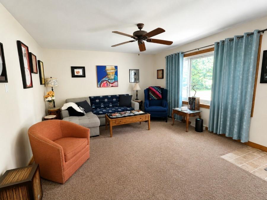 Image 3: Living Room