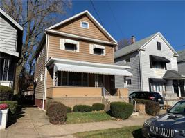 1332 LYNN Street