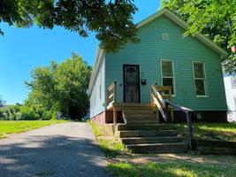 627 W 3RD Street