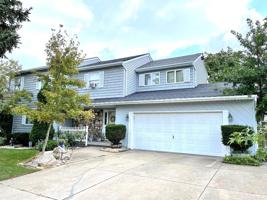 923 LONG POINT Drive