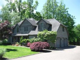 116 OAK TREE Court