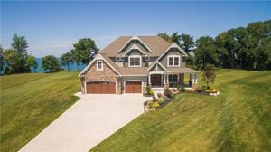 20 LAKE HAVEN Court