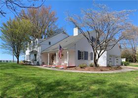 122 COLUMBIA Circle