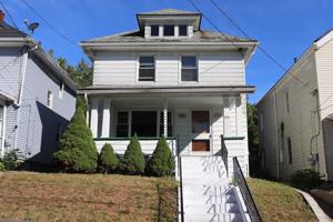 1114 E 5TH Street