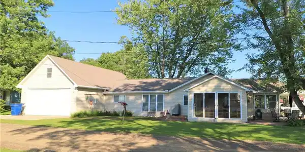24494 LAKEVIEW Drive
