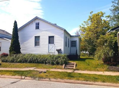 814 W 2ND Street