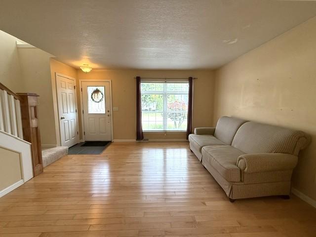 Image 4: Living Room - 14' x 12 Beautiful Hardwood Floors