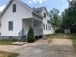 1019 E 5TH Street