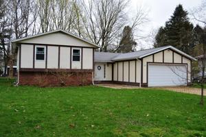 108 HILLCREST Drive