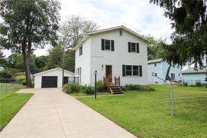 220 LAKEVIEW Drive