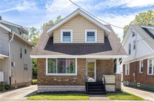 1033 W 3RD Street