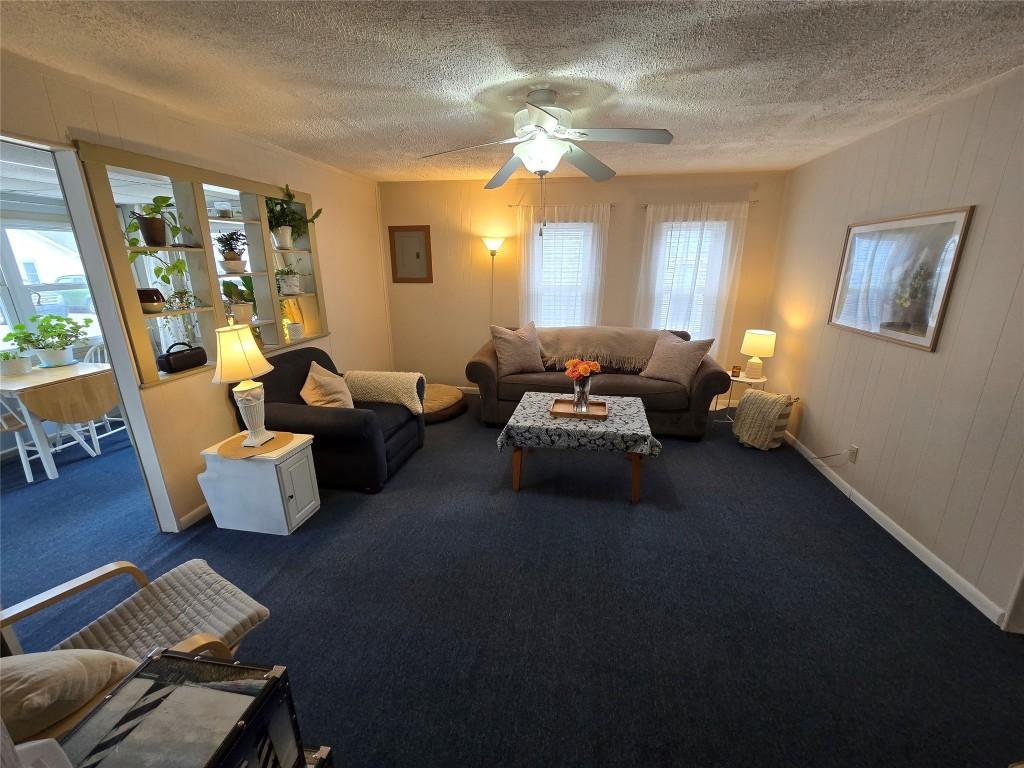 Image 3: Living Room
