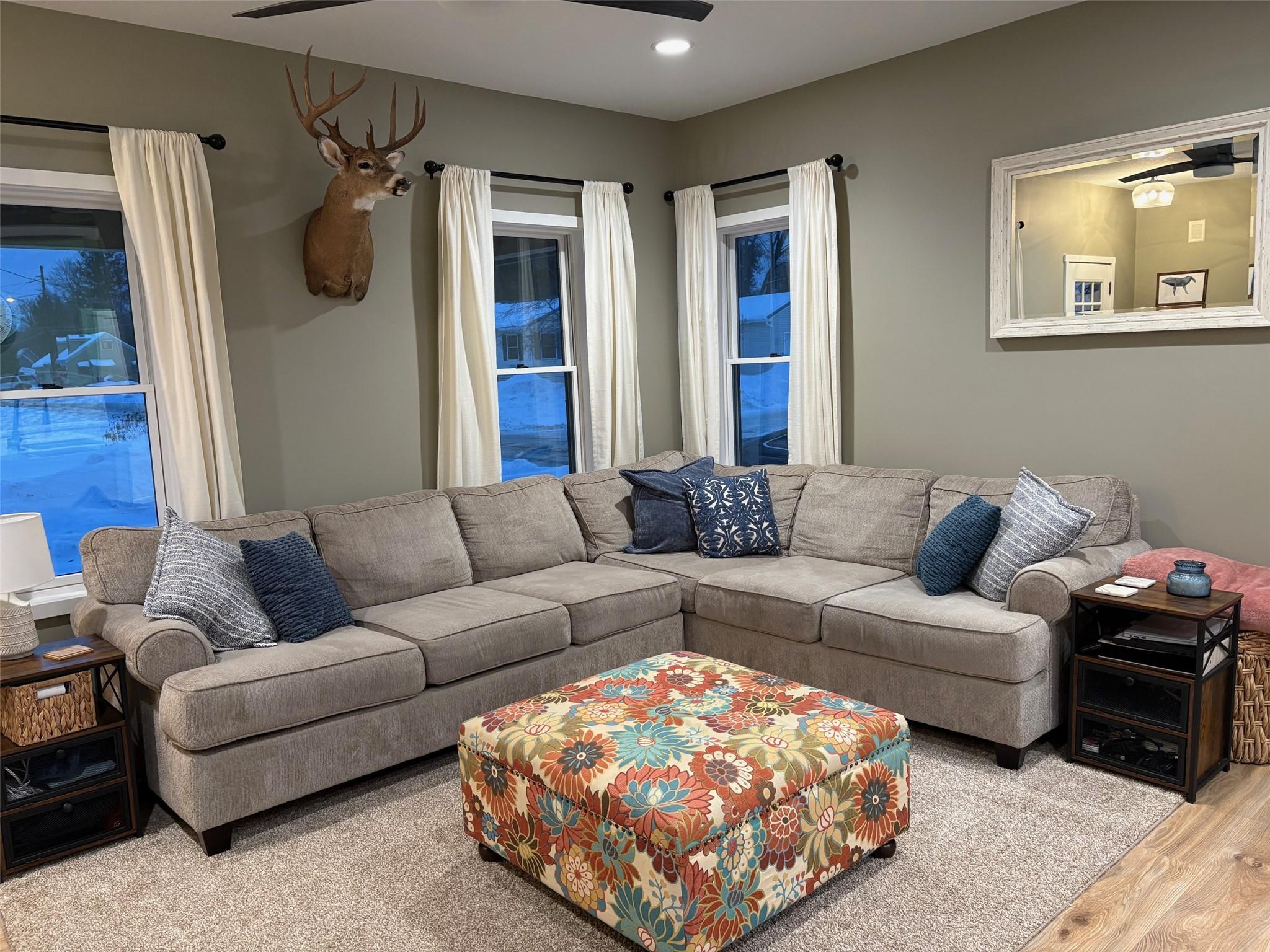 Image 3: Open Concept Living room