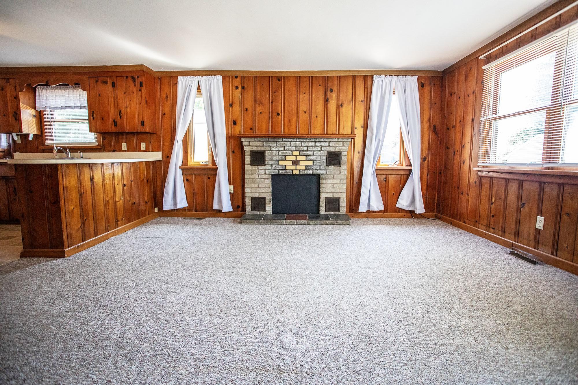 Image 3: Living Room