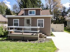 211 MAPLE Street