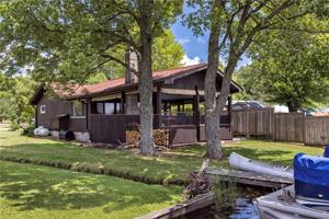 24437 LAKEVIEW Drive