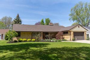 418 CHEROKEE Drive