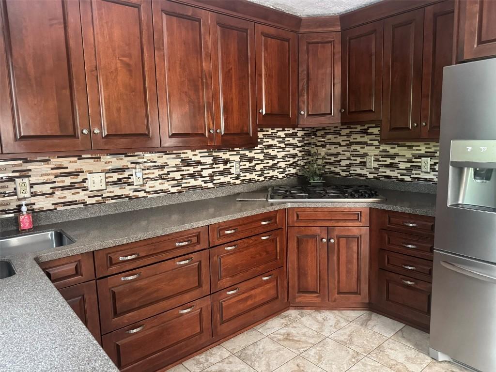 Image 3: Kitchen
