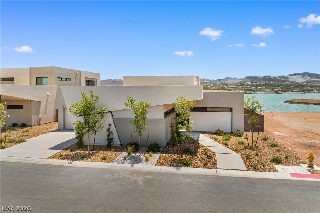 Image 1: Blue Heron new home with a direct waterfront acces