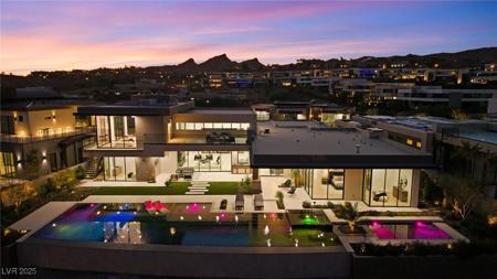 12 Rainbow Point Place