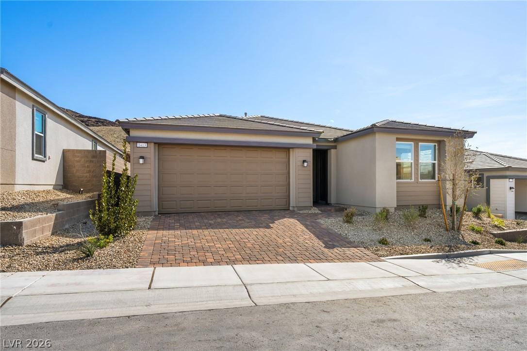 Image 2: A desert-friendly landscape surrounds this invitin