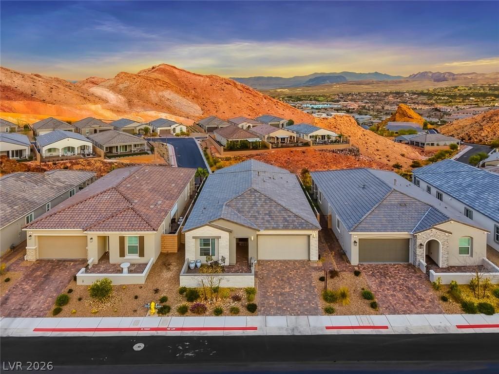Image 2: Home is surrounded by Rainbow Canyon rockery which