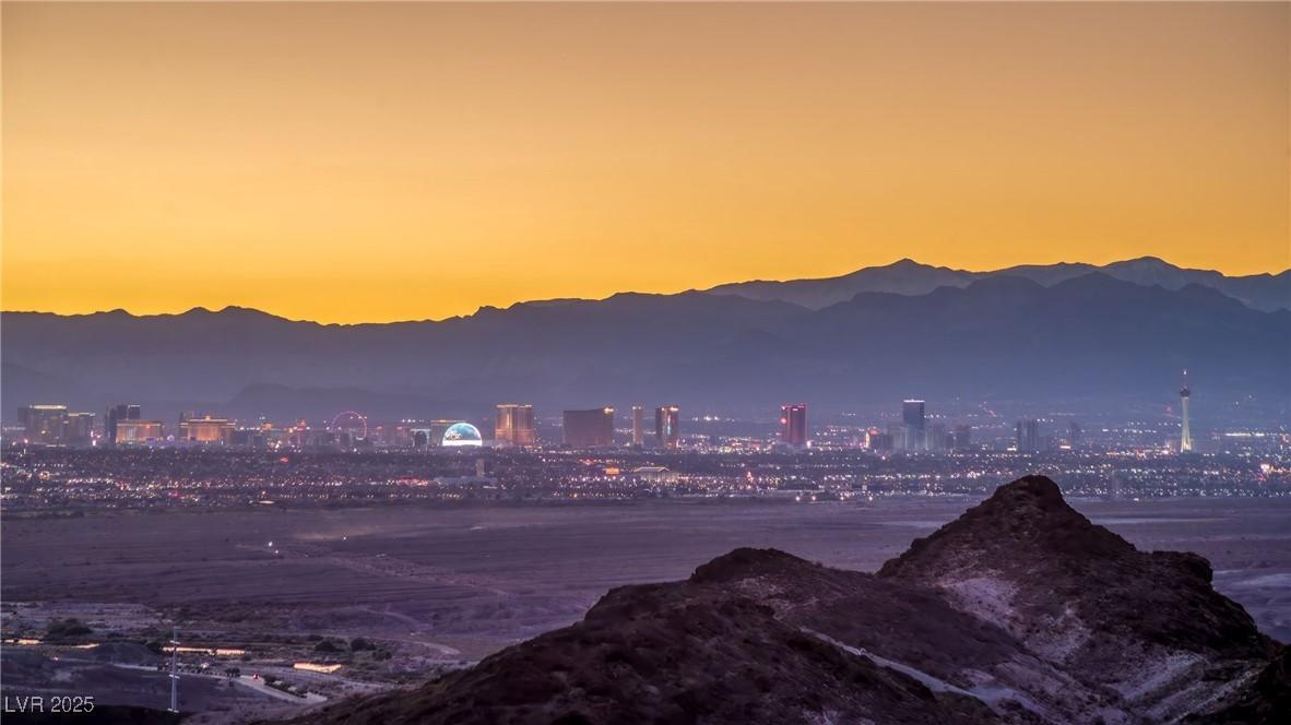 Image 2: Peaceful and unobstructed Mountain View's