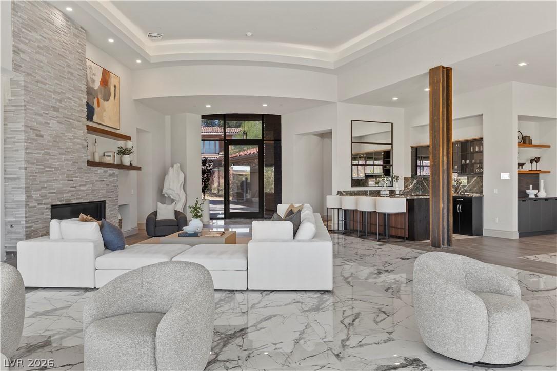 Image 2: Steel beam for your focal point