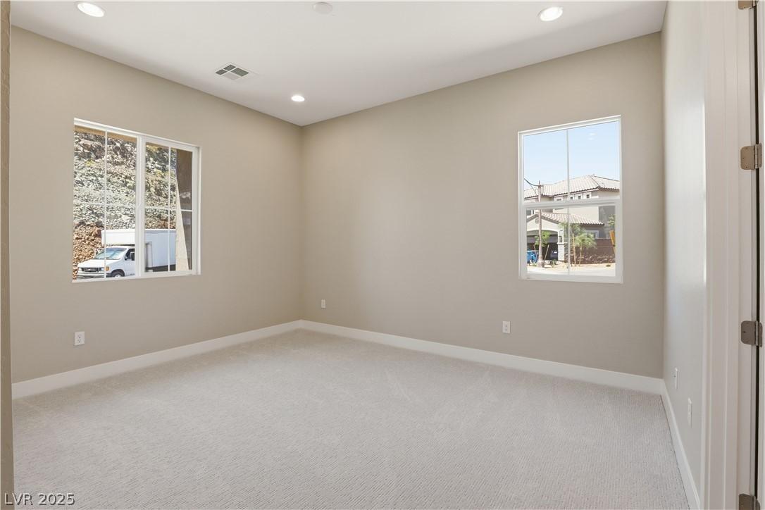Image 4: Bedroom 2
