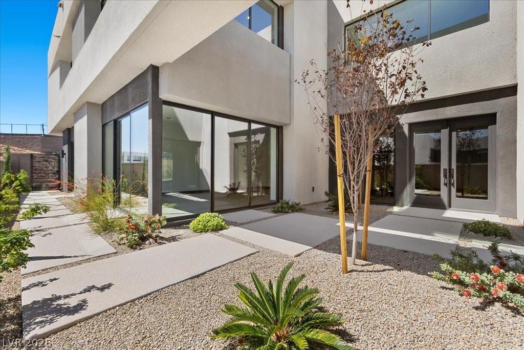Image 3: Front Door Entry