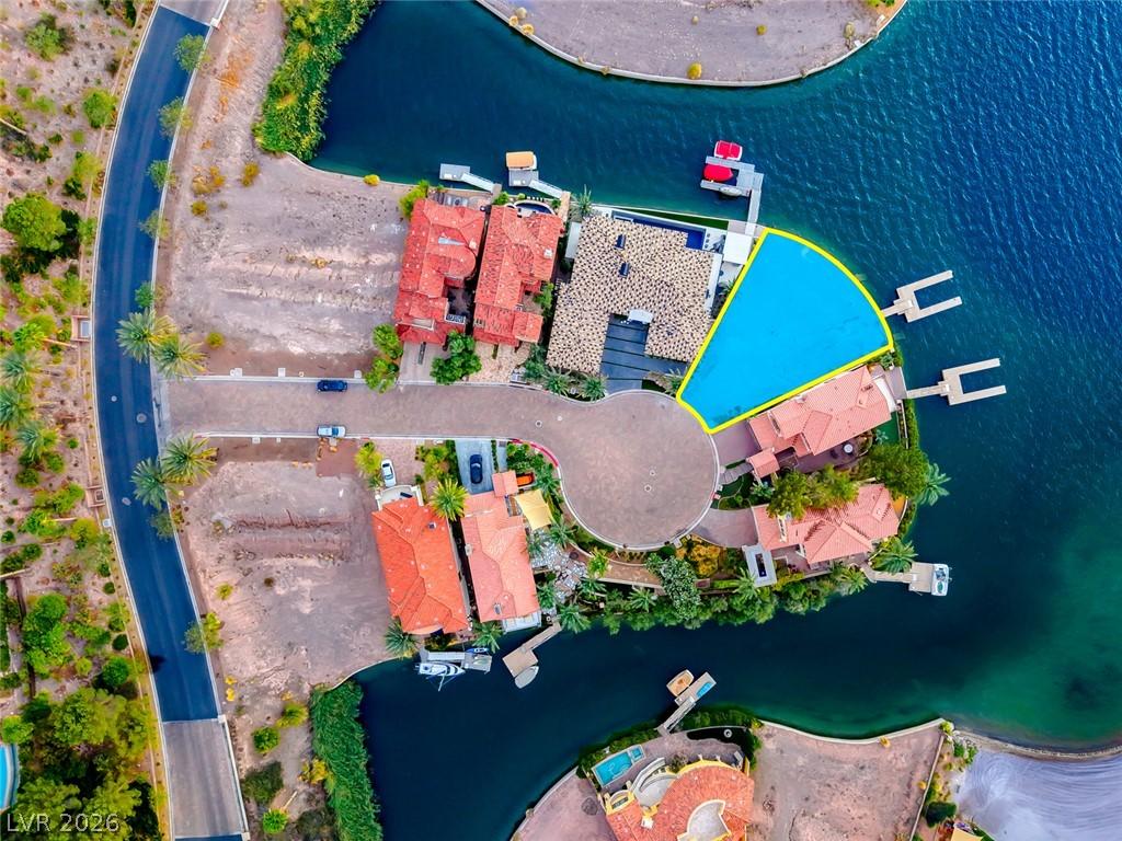 Image 4: An aerial perspective reveals waterfront homes nes