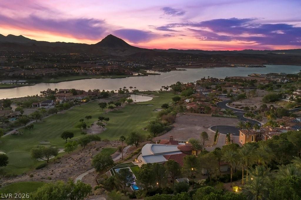Image 3: Amazing nightly sunsets over the lake