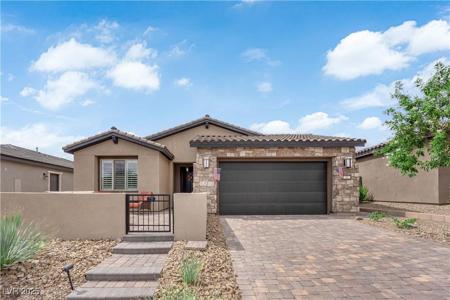 11 Arid Crest Avenue
