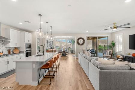 14 Autumn Palm Avenue