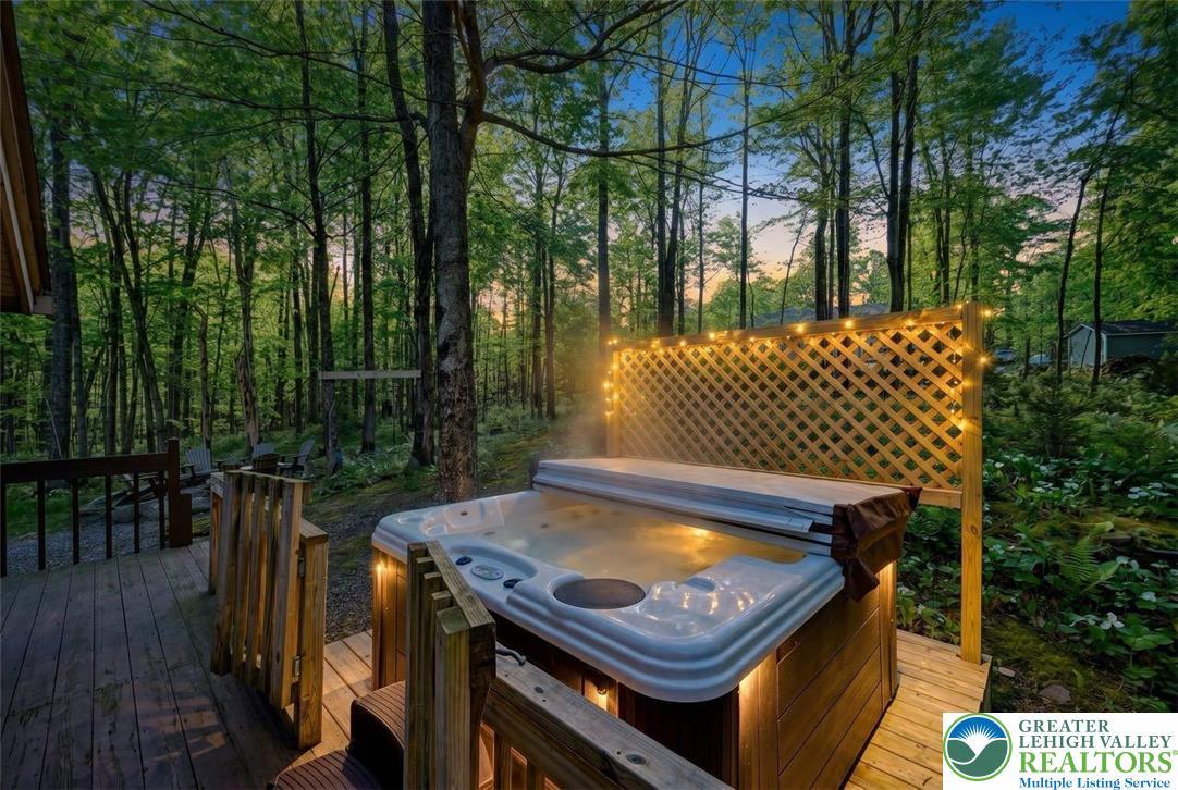 Image 4: Private Hot Tub Setting