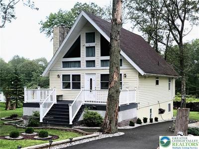 1025 CRICKET Lane