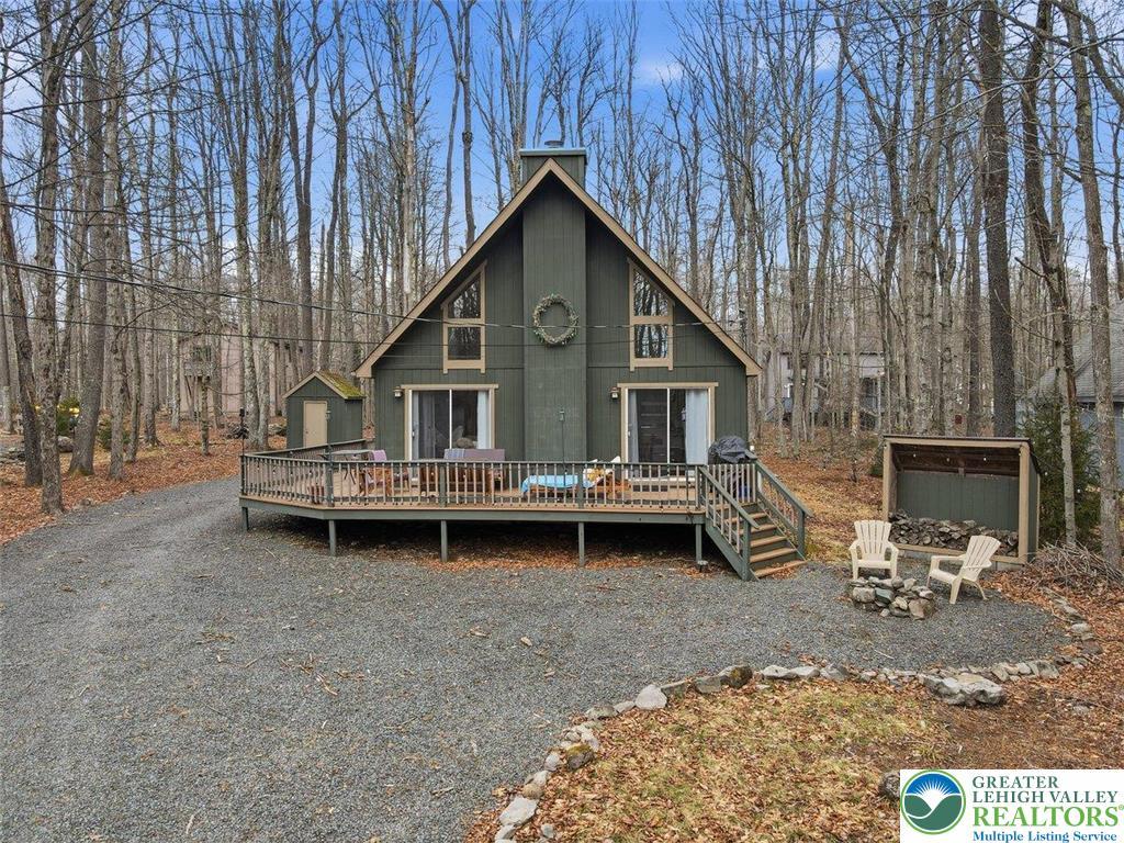 Image 1: 3 Bedroom/2 Bathroom, Chalet/Contemporary