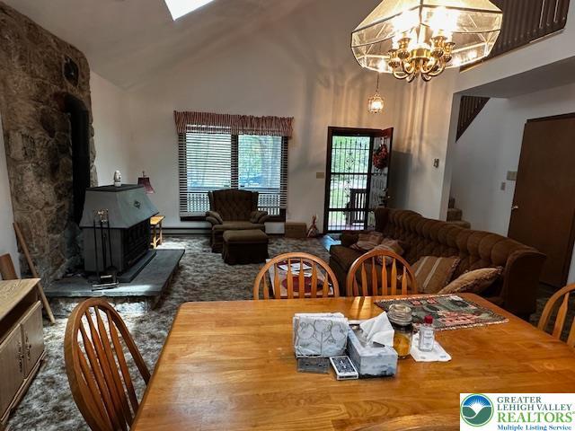 Image 4: Living Room/Dining