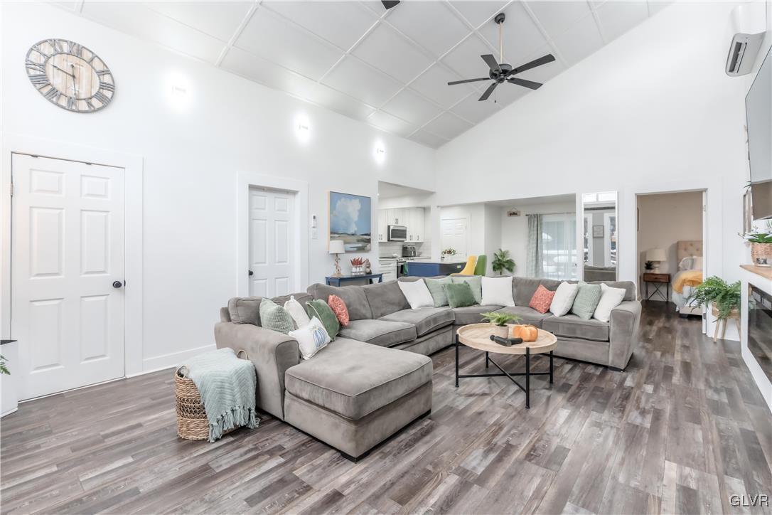 Image 2: Large family area