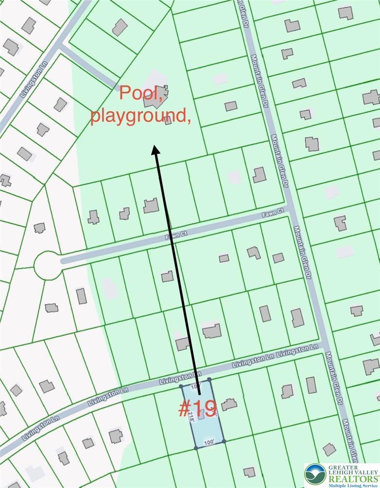 Image 4: Just moments from the HOA&rsquo; pool, and recreation ar
